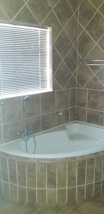 B&B 464 On 22Nd Ave Pretoria-Noord Εξωτερικό φωτογραφία